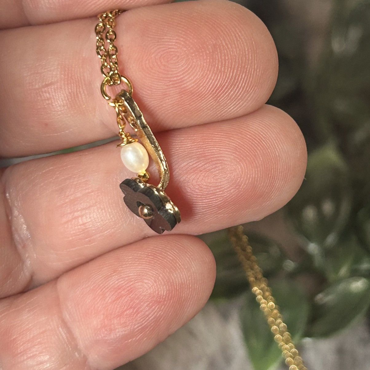 Handmade Handcrafted salvaged vintage black floral pearl necklace Size ONE SIZE - 6 Thumbnail