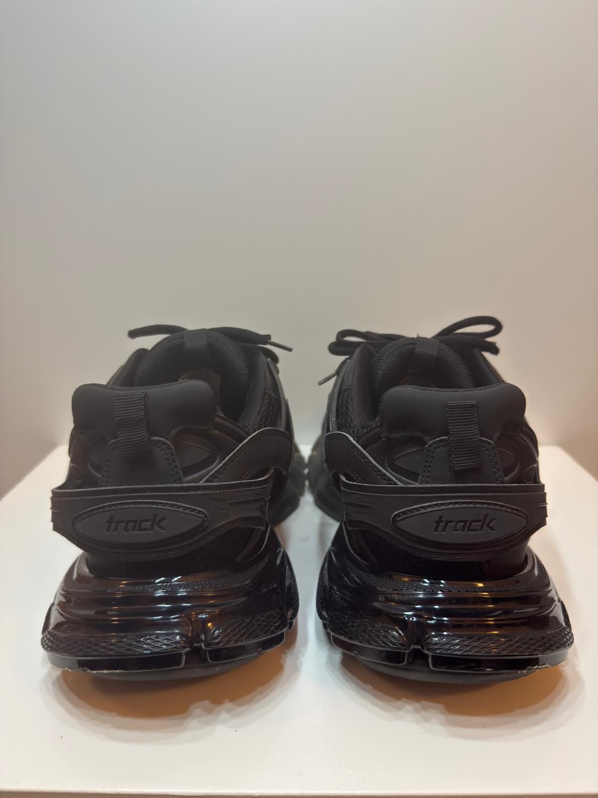 Balenciaga Balenciaga Tracks Sz 43 / Sz 10 Size US 10 / EU 43 - 3 Thumbnail
