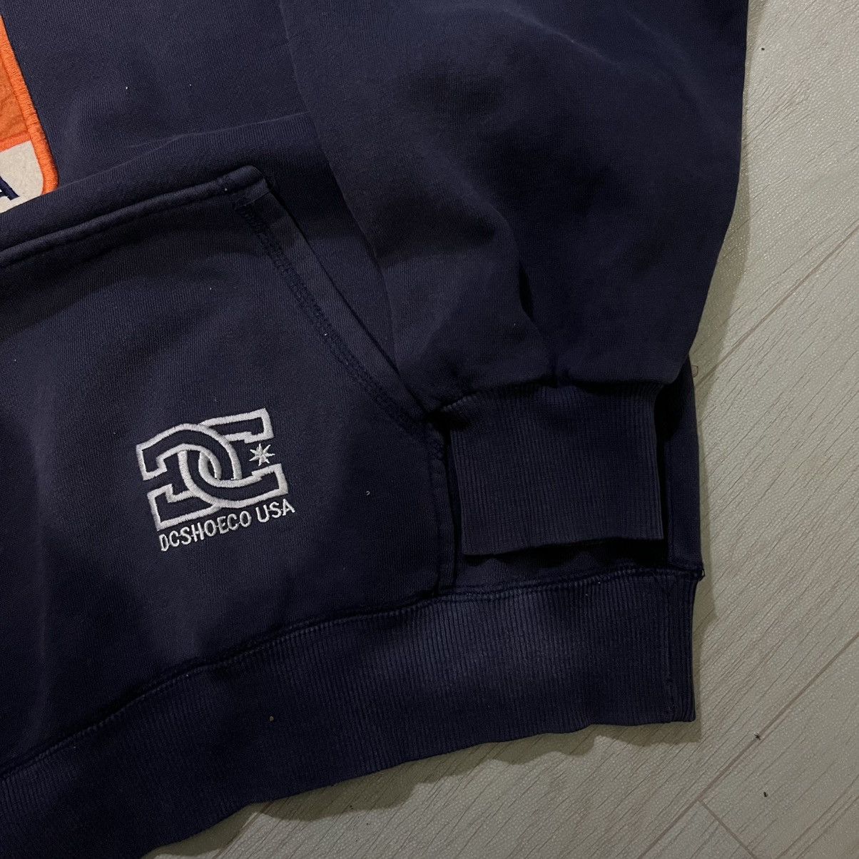 DC Vintage DC skateboard pullover hoodie Size US XL / EU 56 / 4 - 3 Thumbnail