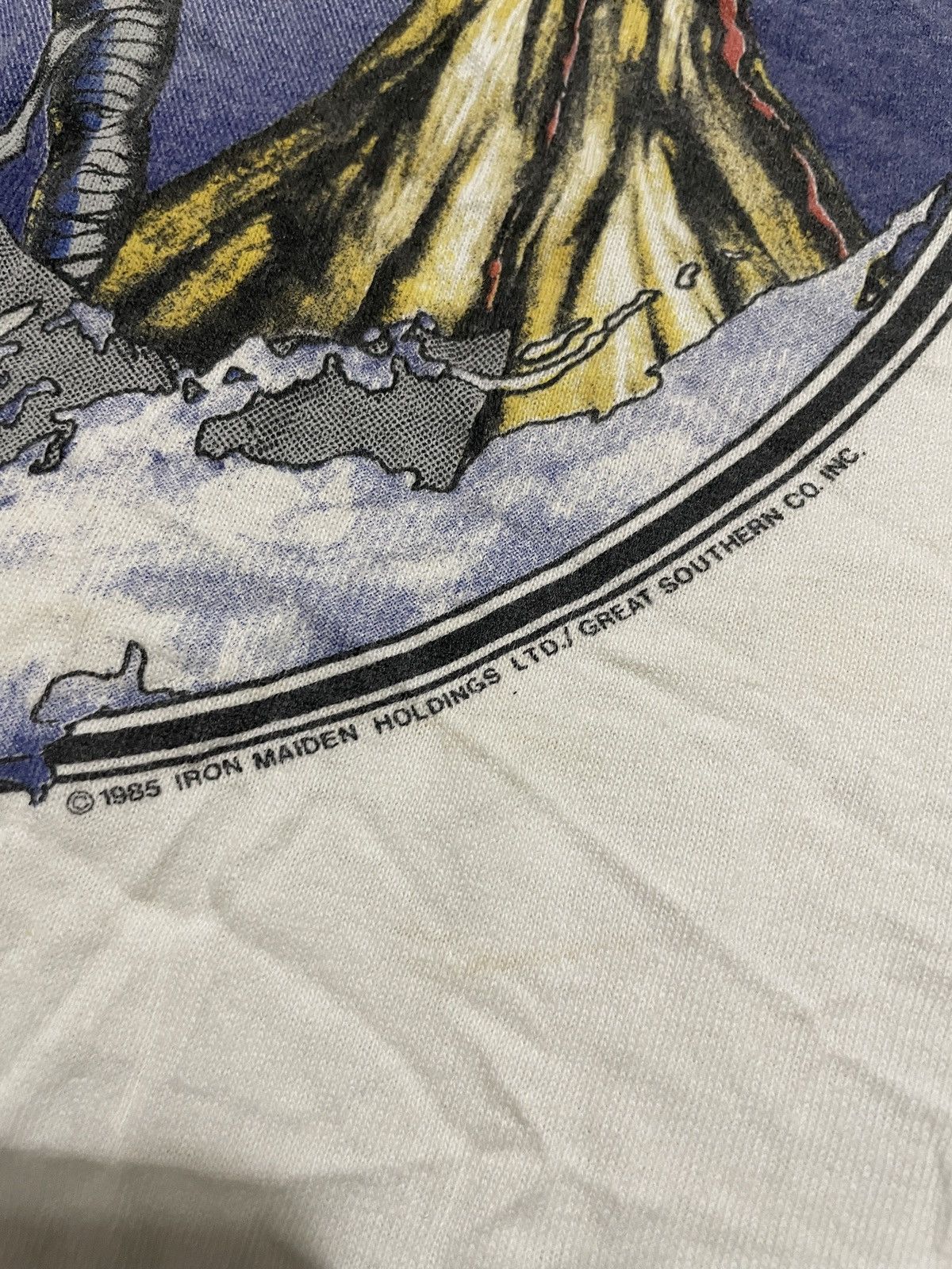 Band Tees iron maiden shark 1985 Sz L Size US L / EU 52-54 / 3 - 6 Thumbnail