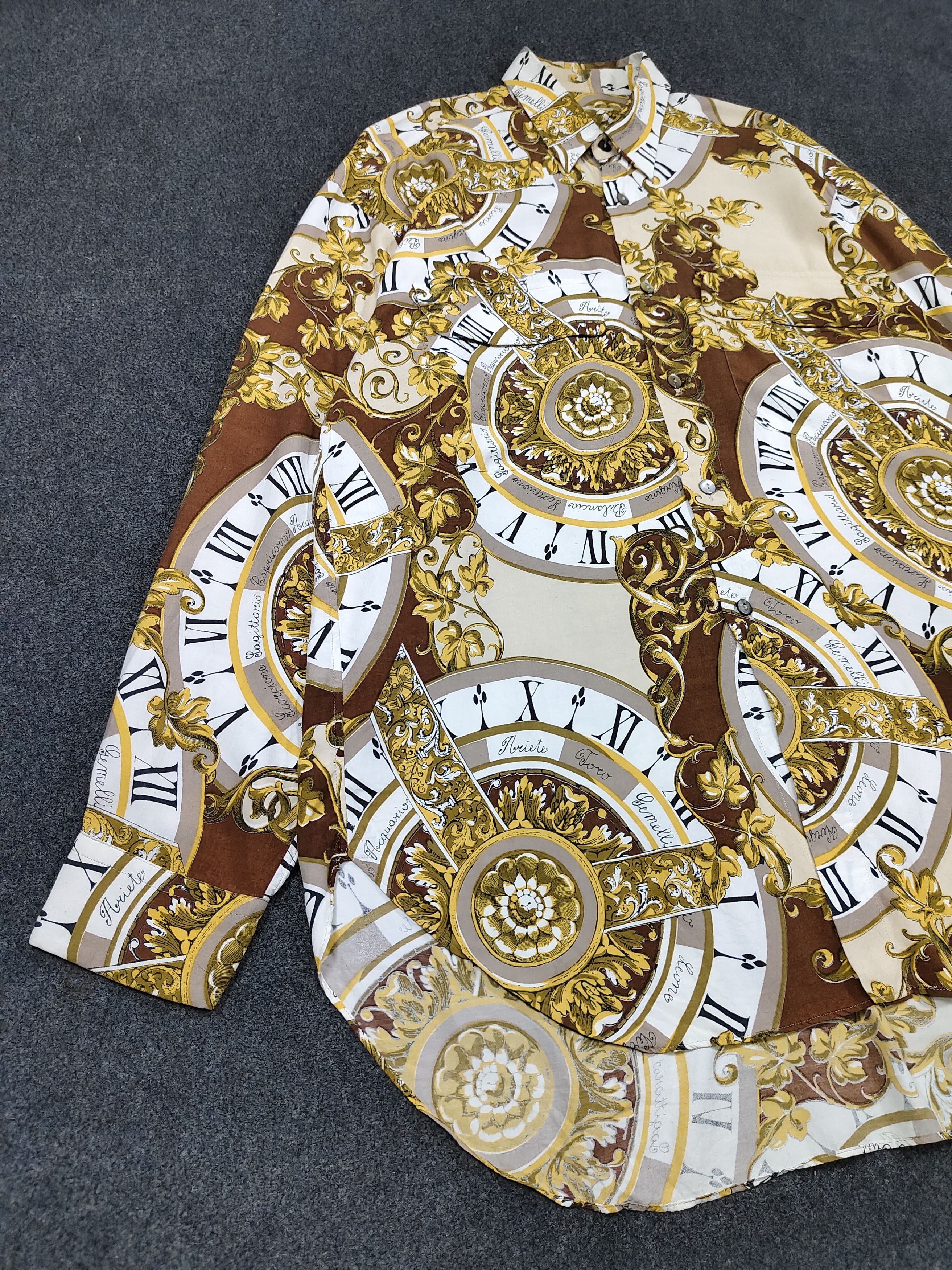Yoshiyuki Konishi 90s Ficce 🇯🇵 Baroque Gold Roman Numeral Graphic Rayon Size US L / EU 52-54 / 3 - 3 Thumbnail