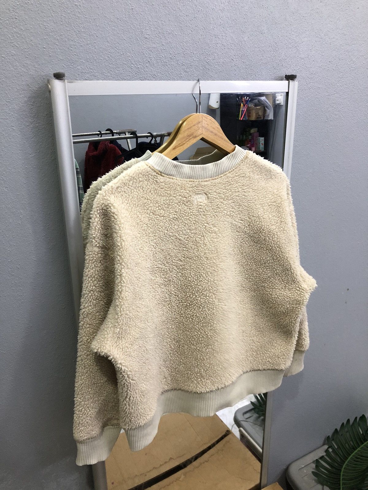 JW Anderson × Japanese Brand × Uniqlo Uniqlo JW Anderson fluffy fleece sweathirt Size M / US 6-8 / IT 42-44 - 12 Thumbnail