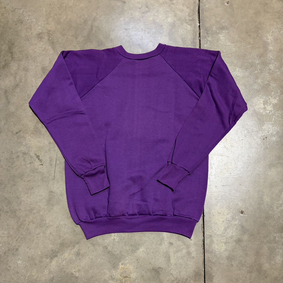 Vintage Vintage 80s Healthknit Crewneck Sweatshirt Raglan Bull Dogs Size US XL / EU 56 / 4 - 6 Thumbnail