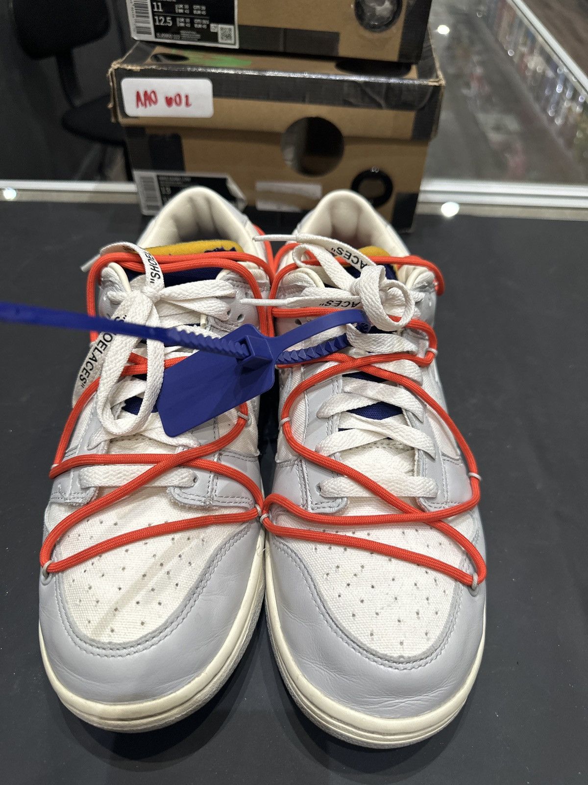Nike × Off-White Nike Off-White Dunk Low Lot 23 Size US 9.5 / EU 42-43 - 3 Thumbnail