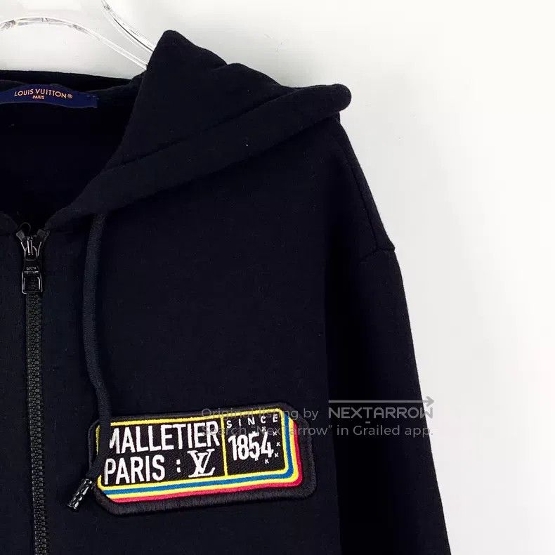 Louis Vuitton Louis Vuitton 23 black logo hooded long-sleeved sweater ja Size US S / EU 44-46 / 1 - 3 Thumbnail