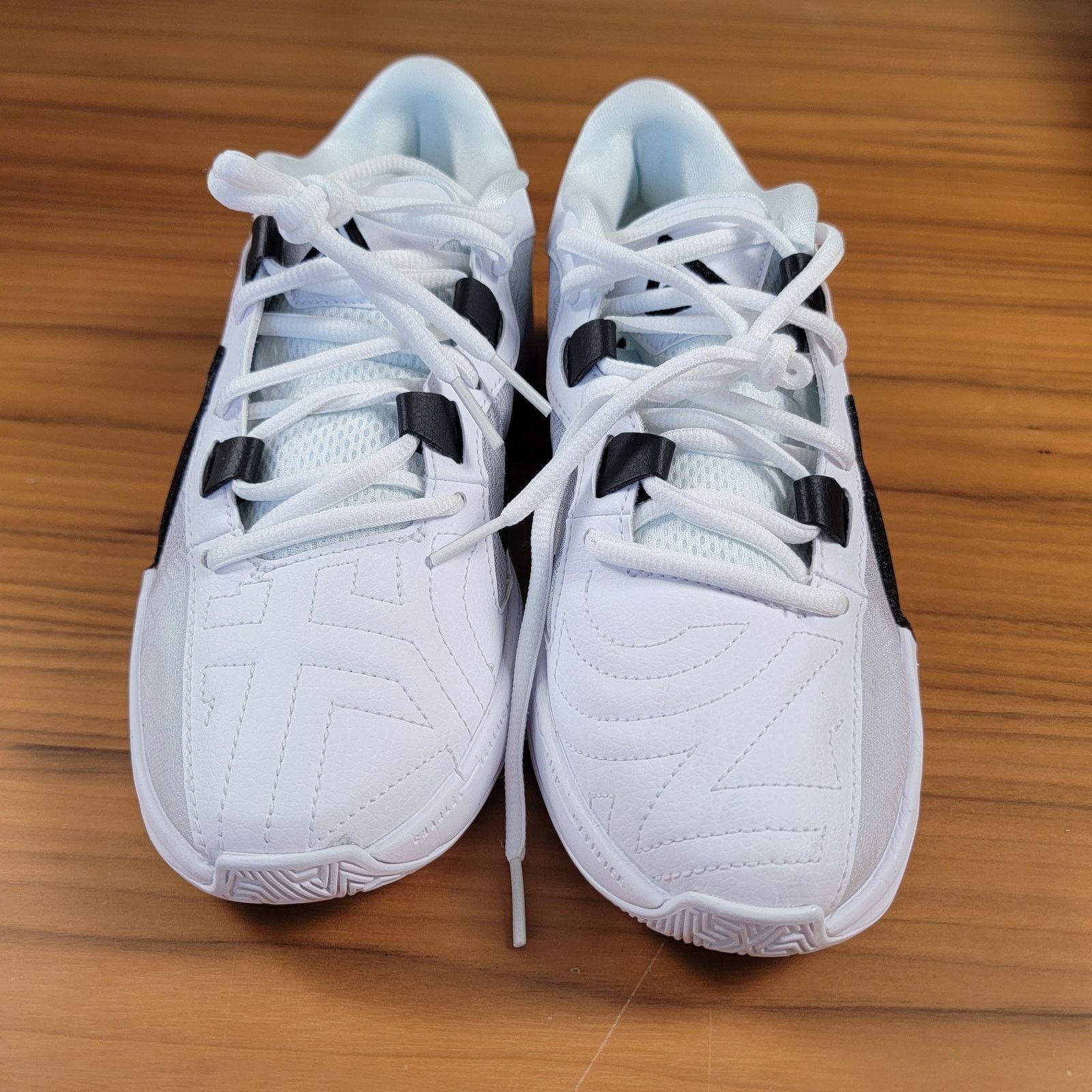 Nike Nike Zoom Freak 5 TB 'White Black' Sz 5 DZ2946-100 New Size US 5 / EU 37 - 4 Thumbnail
