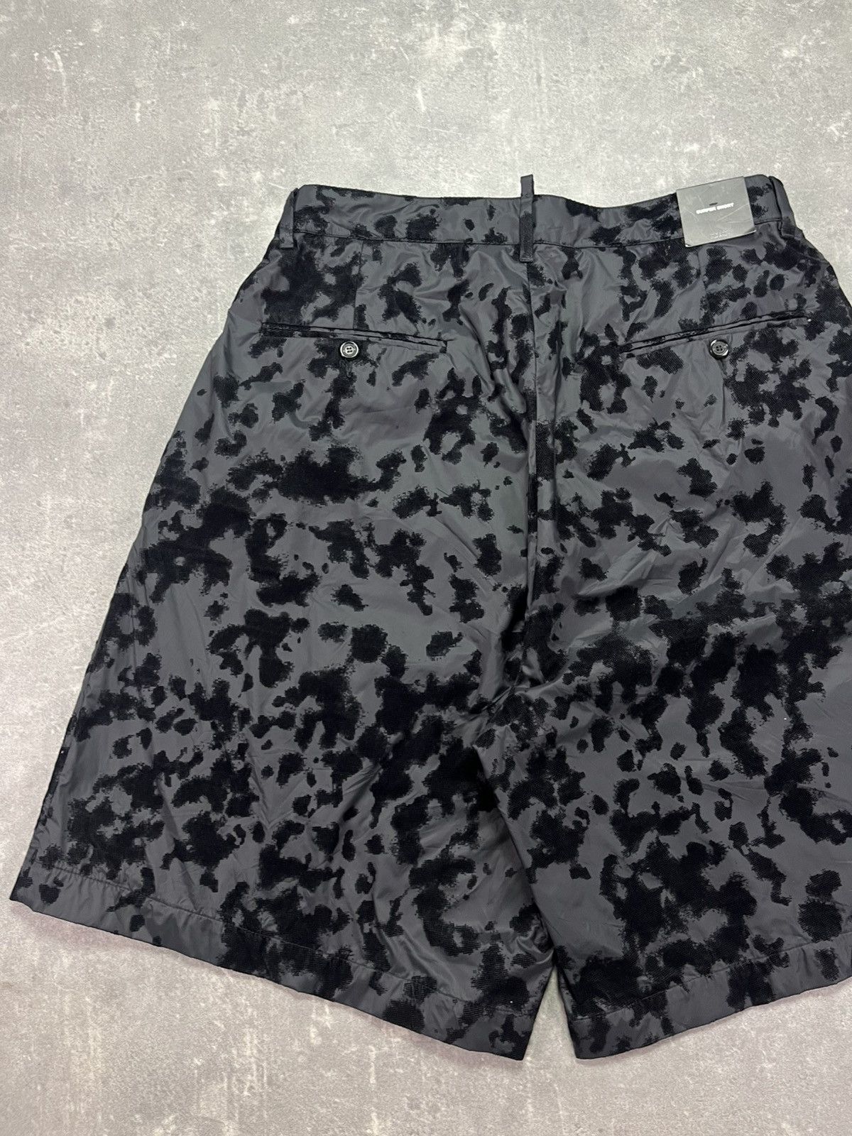 Dsquared2 DSWT Dsquared2 Flock Surfer Shorts 50 Baggy Wide Leg Size US 34 / EU 50 - 13 Thumbnail