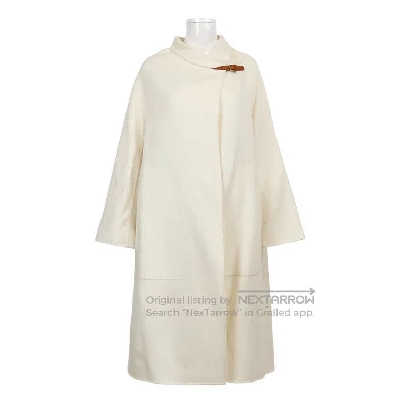 Hermes Hermes White cashmere coat, classic style, 100% cashmere m Size XS / US 0-2 / IT 36-38 - 1 Thumbnail