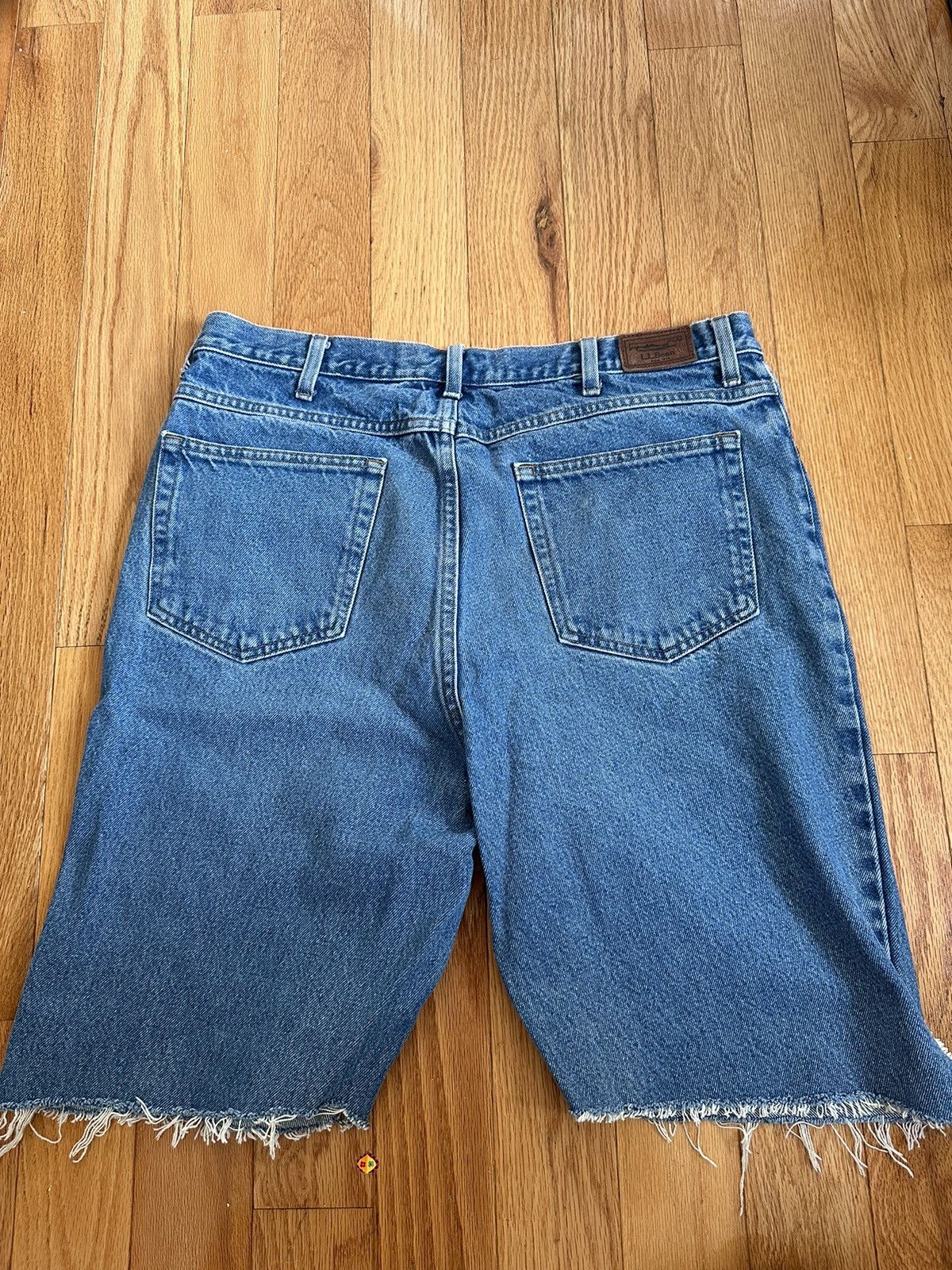 L.L. Bean LL Bean distressed bottom denim shorts Size US 36 / EU 52 - 3 Thumbnail