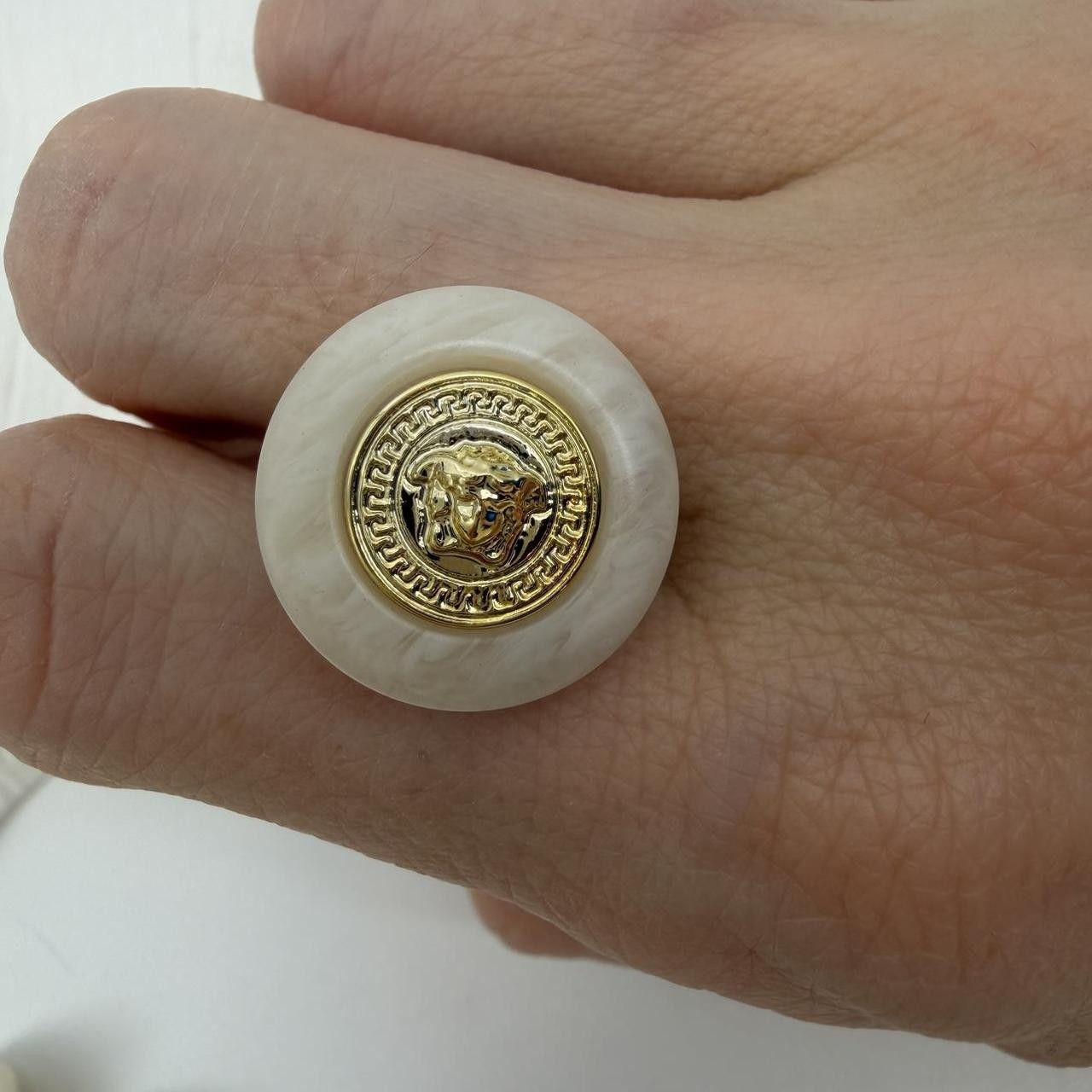 Versace Set of 6 Vintage Versace Gold Medusa Head Buttons Cream Size ONE SIZE - 2 Thumbnail