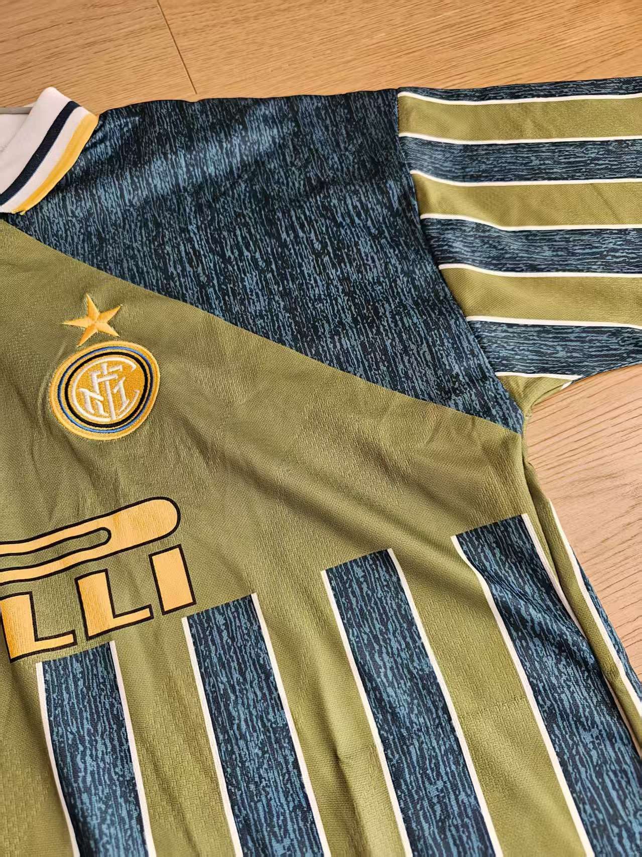 Other 1995-96 Inter Milan Soccer Jersey Away Size US M / EU 48-50 / 2 - 4 Thumbnail