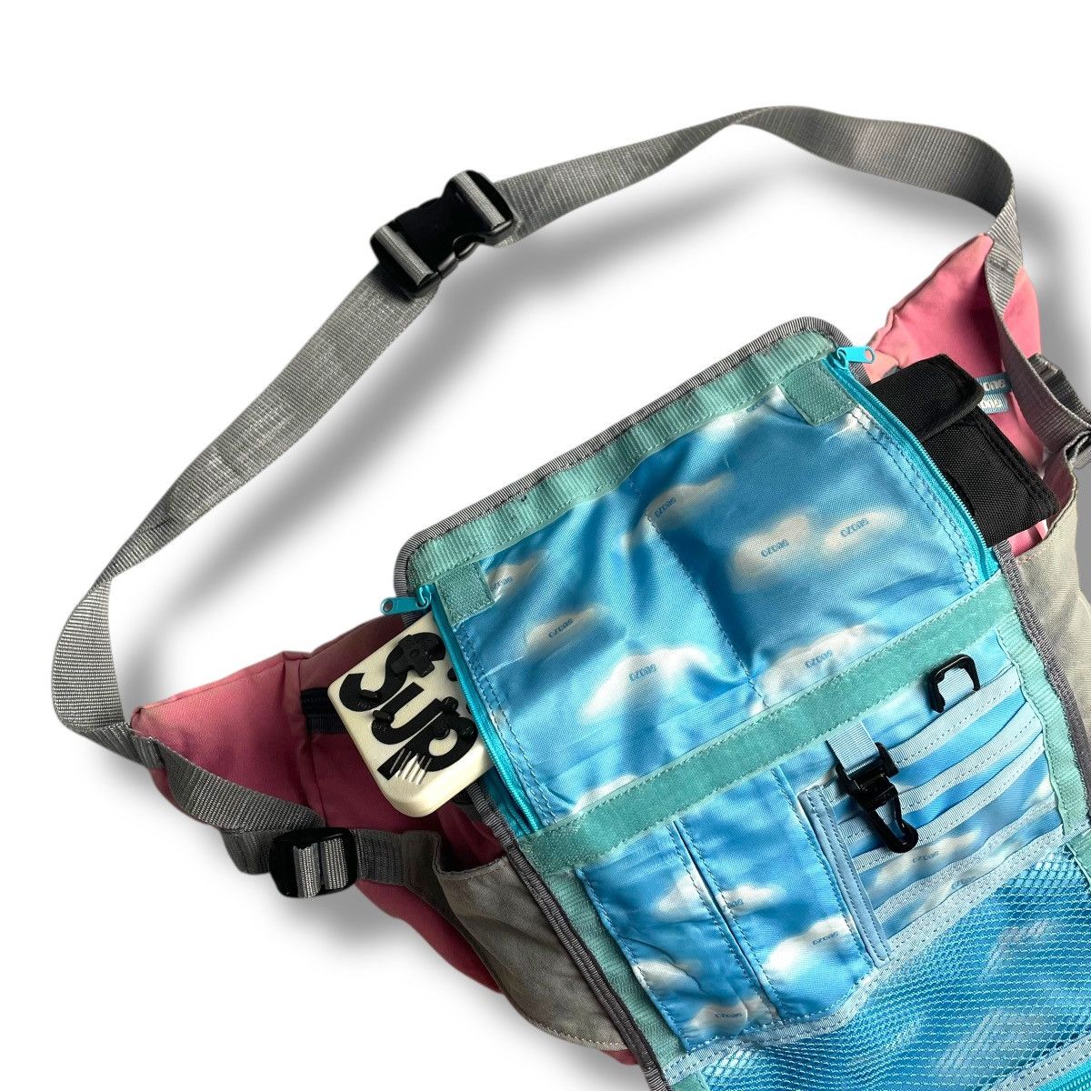 Hysteric Glamour 🇯🇵 VINTAGE OZONE COMMUNITY TWO WAY CROSSBODY WAIST BAG Size ONE SIZE - 8 Thumbnail