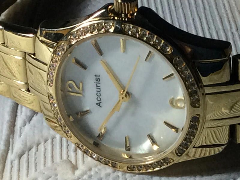 Designer Accurist ladies gold bracelet watch Size ONE SIZE - 5 Thumbnail