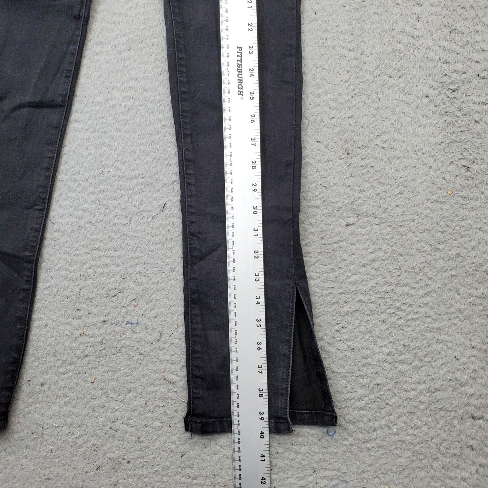 Vintage We The Free Skinny Jeans Women's 30 Black Denim Stretchy Ankle Slit Flat Front Jeans Women 30 Black Skinny Vintage: No? Size 30" / US 8 / IT 44 - 3 Thumbnail