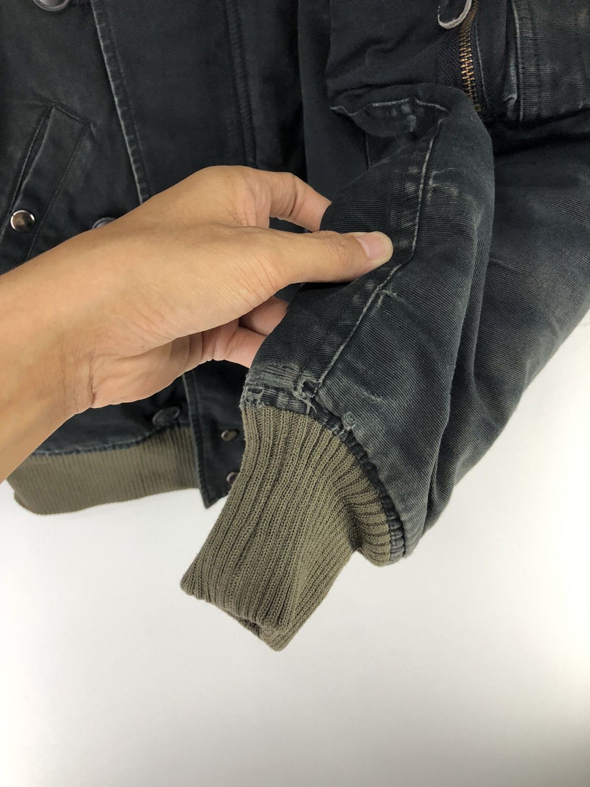 Avirex Vintage Avirex Extreme Cold Weather Distressed Bomber Jacket Size US S / EU 44-46 / 1 - 18 Thumbnail