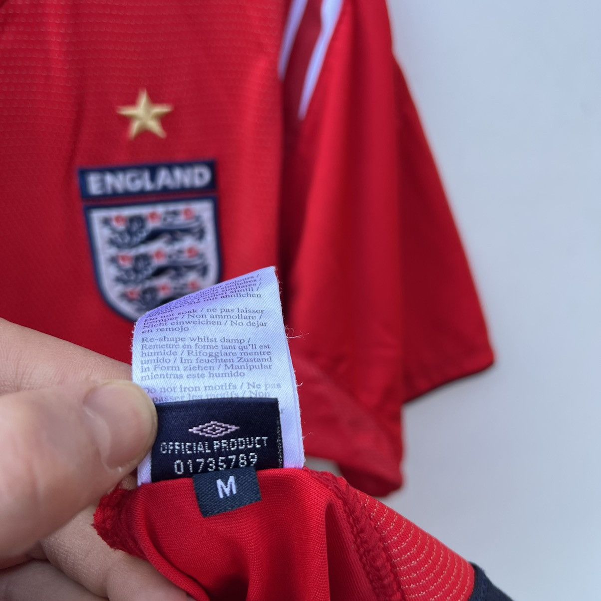 Umbro Umbro England Football Shirt Beckham 2004-2006 soccer jersey Size US M / EU 48-50 / 2 - 8 Thumbnail