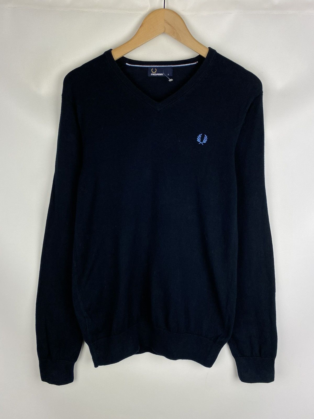 Fred Perry Fred Perry men’s v-neck cotton sweater pullover size S Size US S / EU 44-46 / 1 - 1 Thumbnail