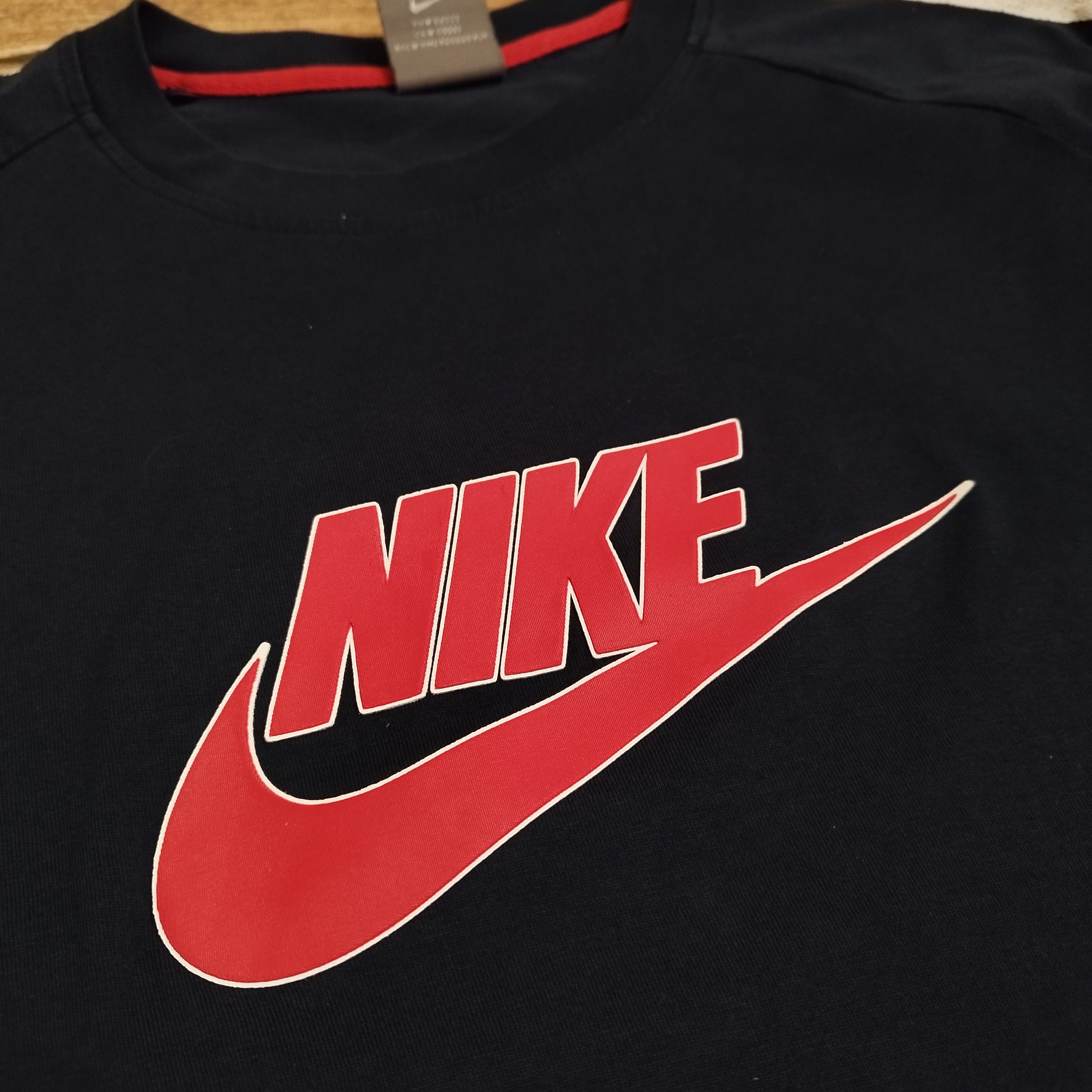 Nike Vintage Nike Big Logo Long Sleeve Shirt Y2K Retro Streetwear Size US L / EU 52-54 / 3 - 3 Thumbnail