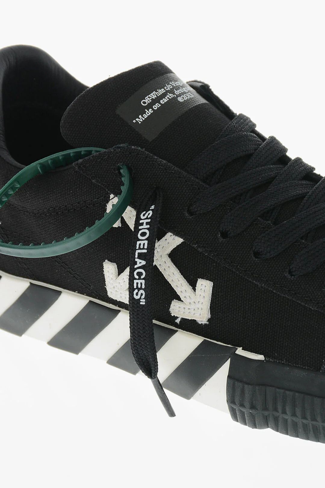 Off-White og1mm0426 Canvas Low-Top Sneakers in Black Size US 9 / IT 39 - 4 Thumbnail