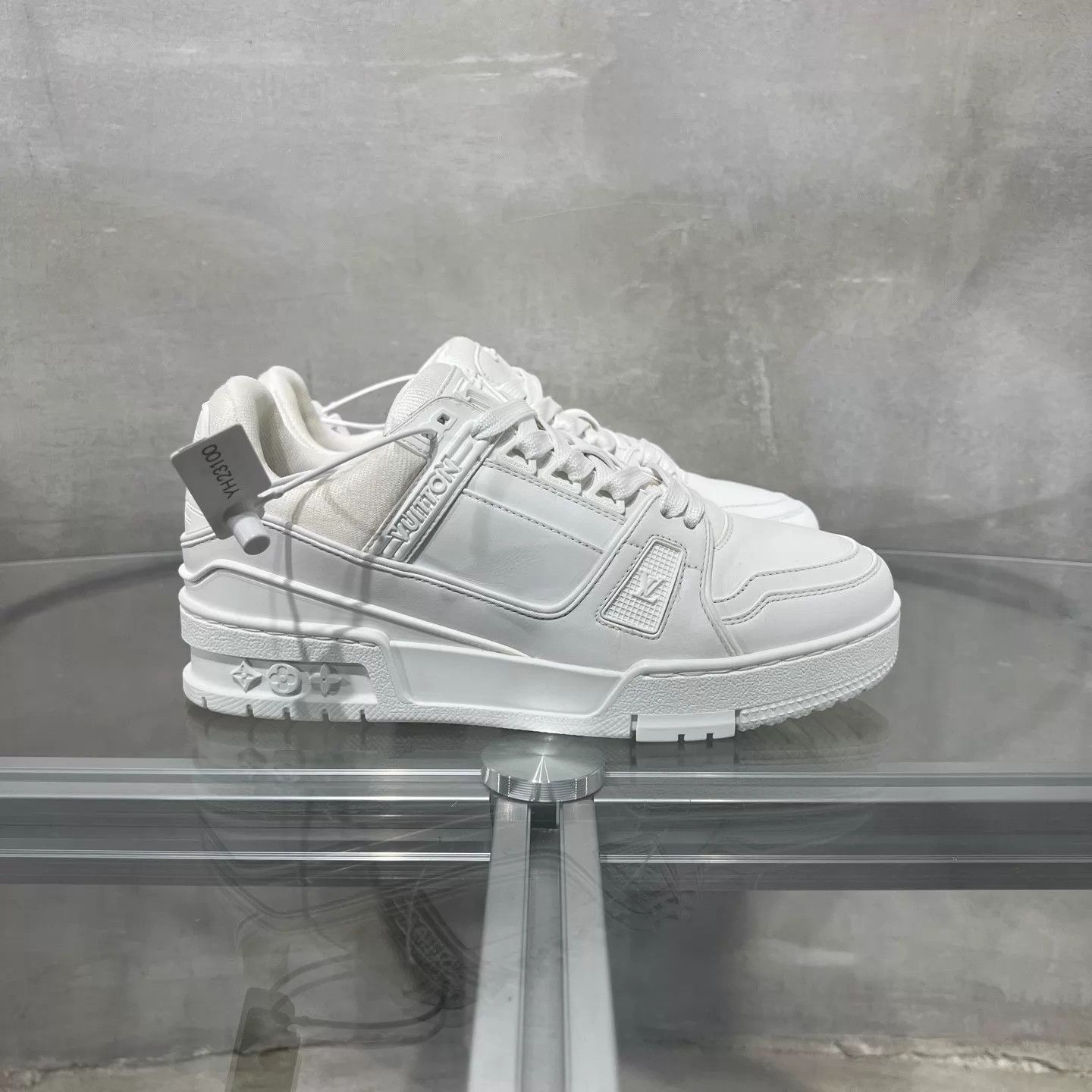 Louis Vuitton LV Trainer White UK2.5 36.5 Size US 6 / IT 36 - 4 Thumbnail