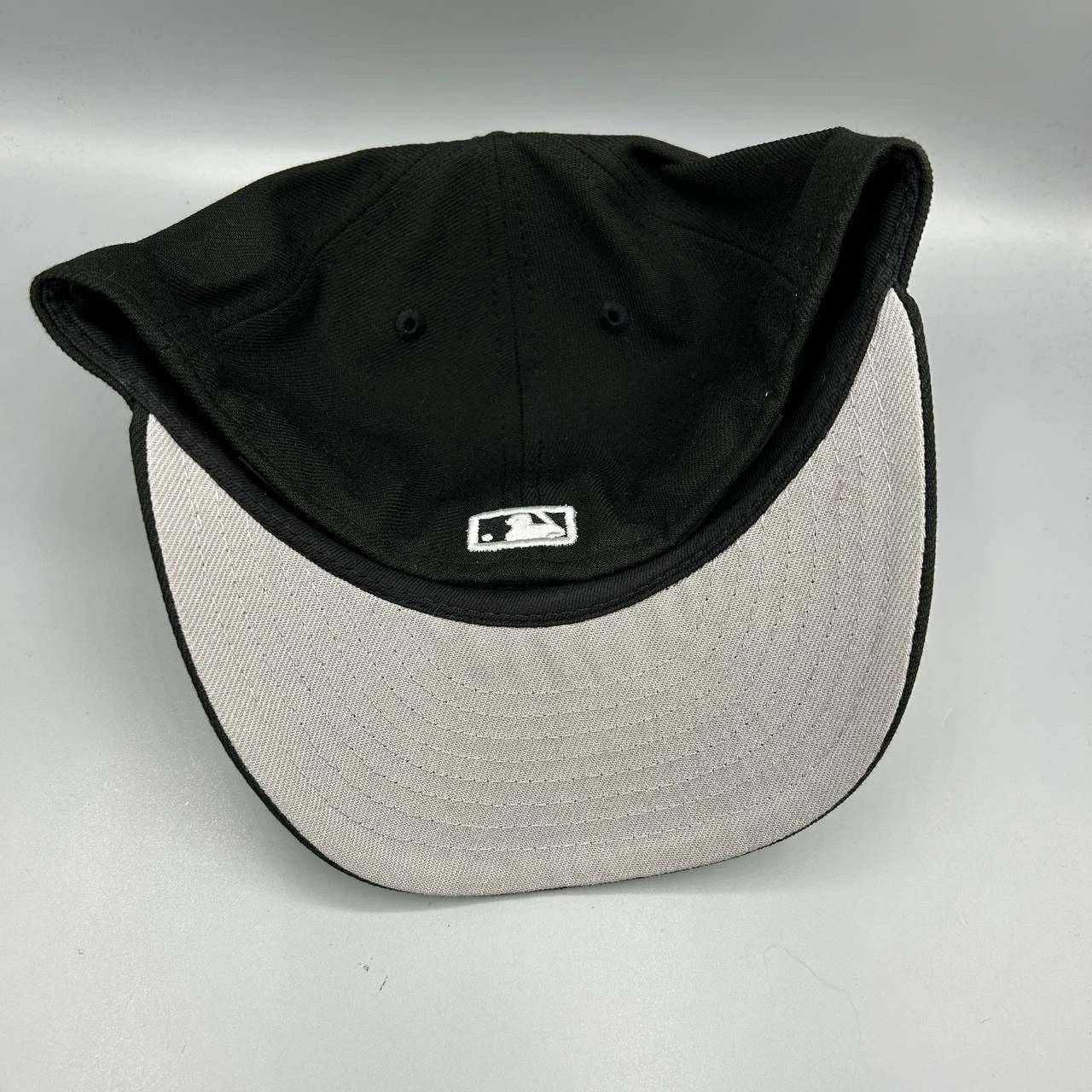 New Era Los Angeles LA Angels Hat Men 7 1/8 Black Embroidered Fitted Size ONE SIZE - 7 Thumbnail