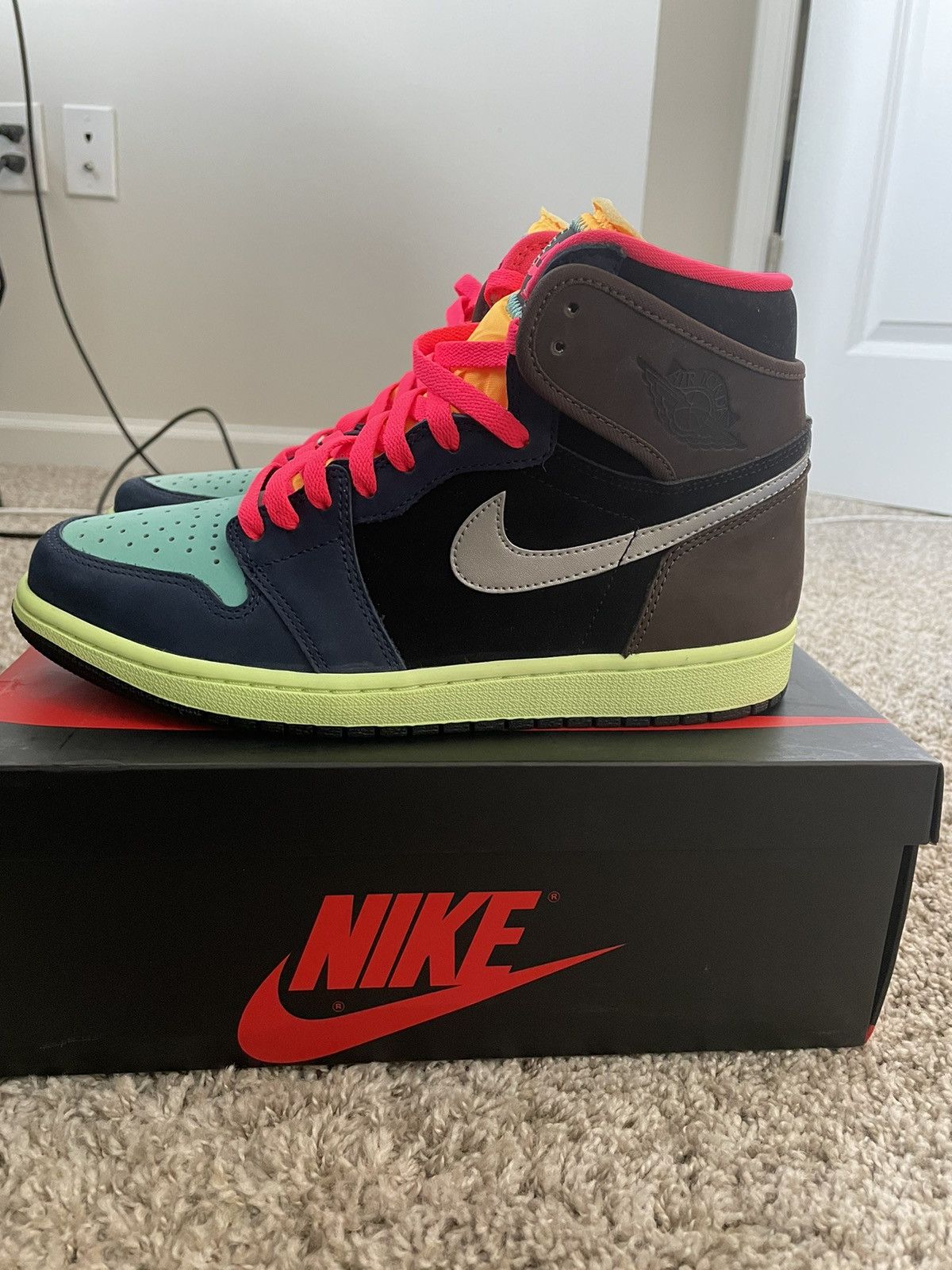 Jordan Brand × Nike Air Jordan 1 OG Tokyo Biohack Size US 9.5 / EU 42-43 - 4 Thumbnail