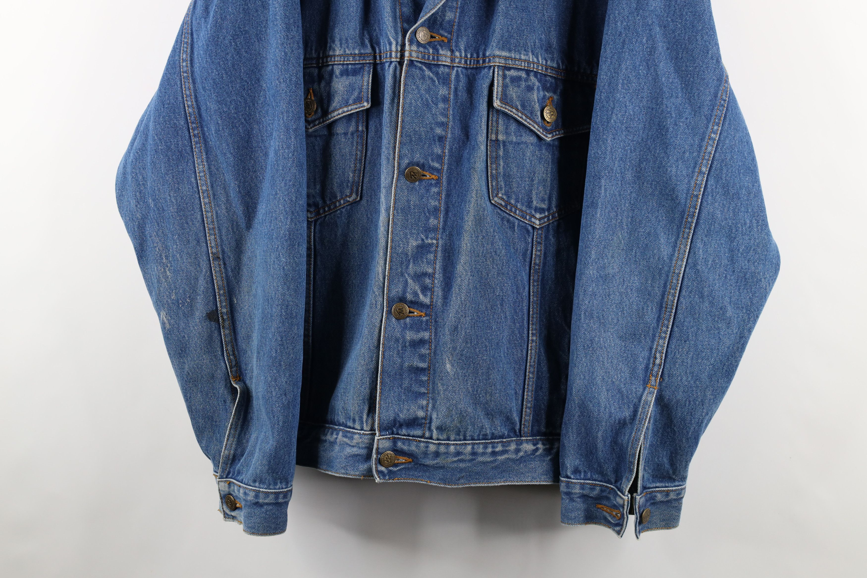 Marlboro × Vintage Vintage 90s Marlboro Leather Collar Denim Trucker Jacket Size US L / EU 52-54 / 3 - 3 Thumbnail