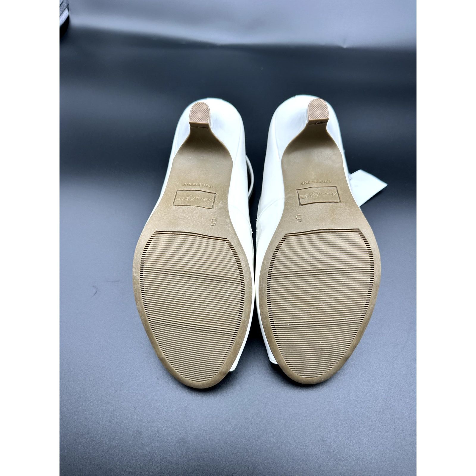 Other American Eagle Girls White Dress Shoes-Open Toe Ankle Strap Size US 6 / IT 36 - 6 Thumbnail
