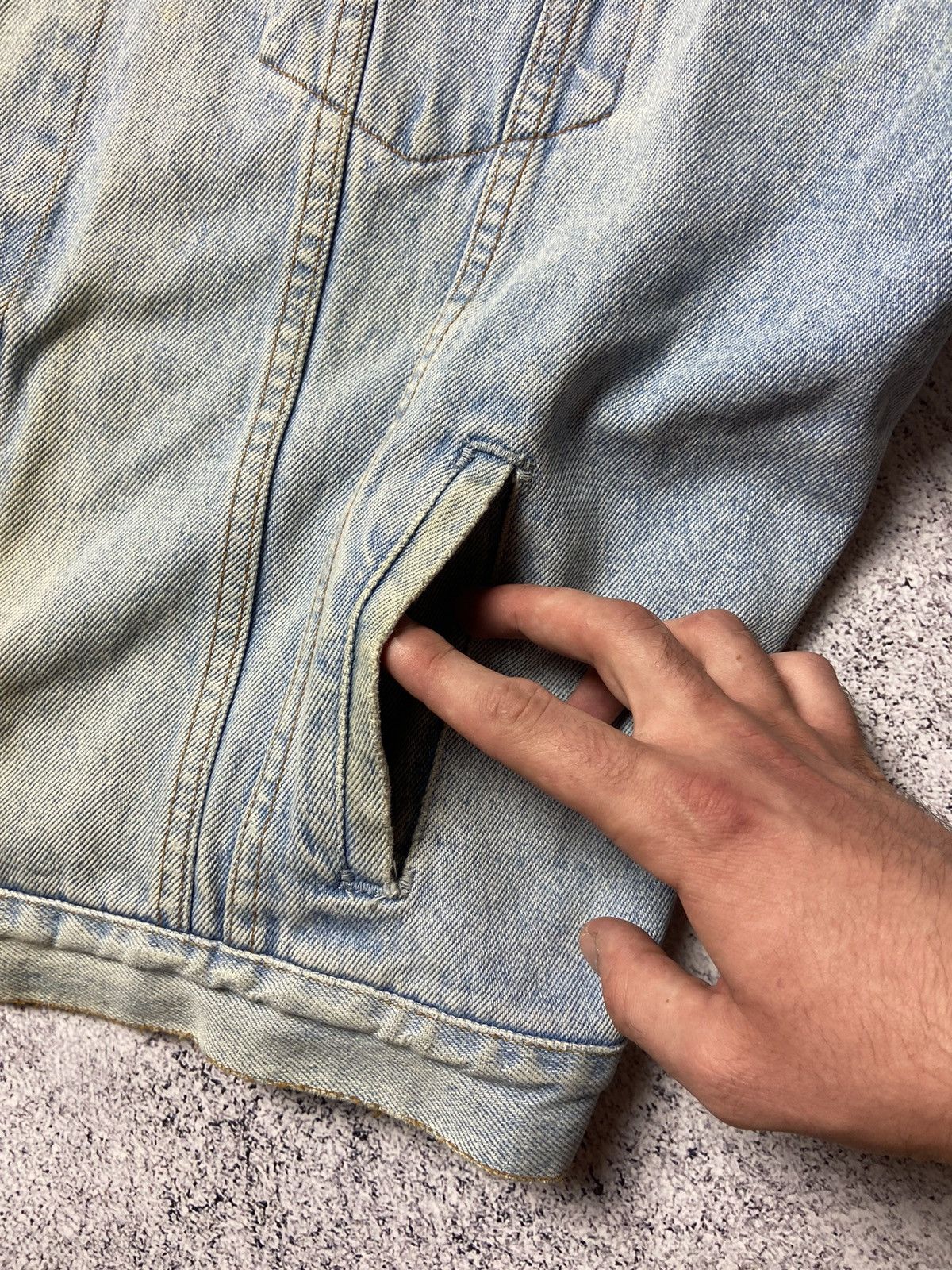 Levi's × Levi's Vintage Clothing Rare 90s Levi’s Denim Jacket Blue Distressed Jeans Size US XL / EU 56 / 4 - 9 Thumbnail