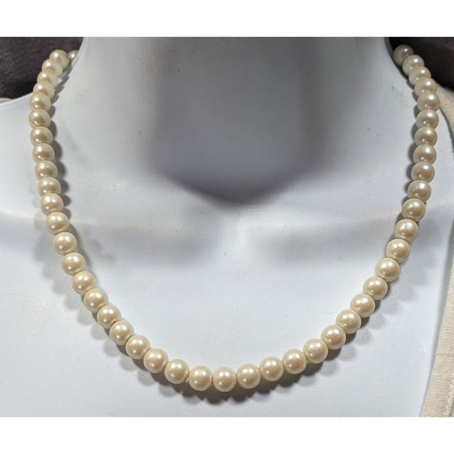 Other Vintage Shimmery Faux Pearl Beaded Necklace Size ONE SIZE - 2 Thumbnail