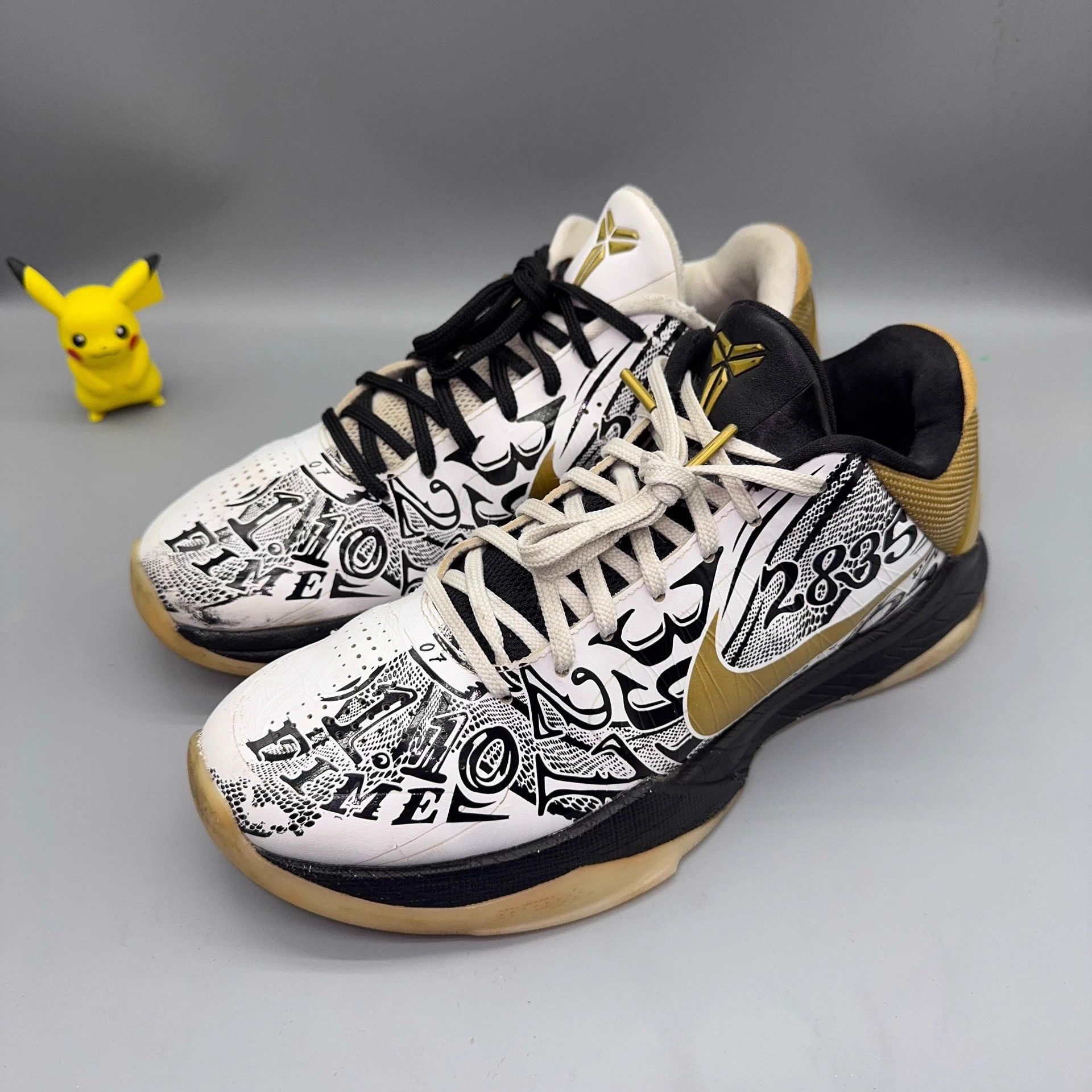 Nike Nike Kobe 5 'Stage' Black/White/Gold w/ wear Size US 9 / EU 42 - 1 Thumbnail