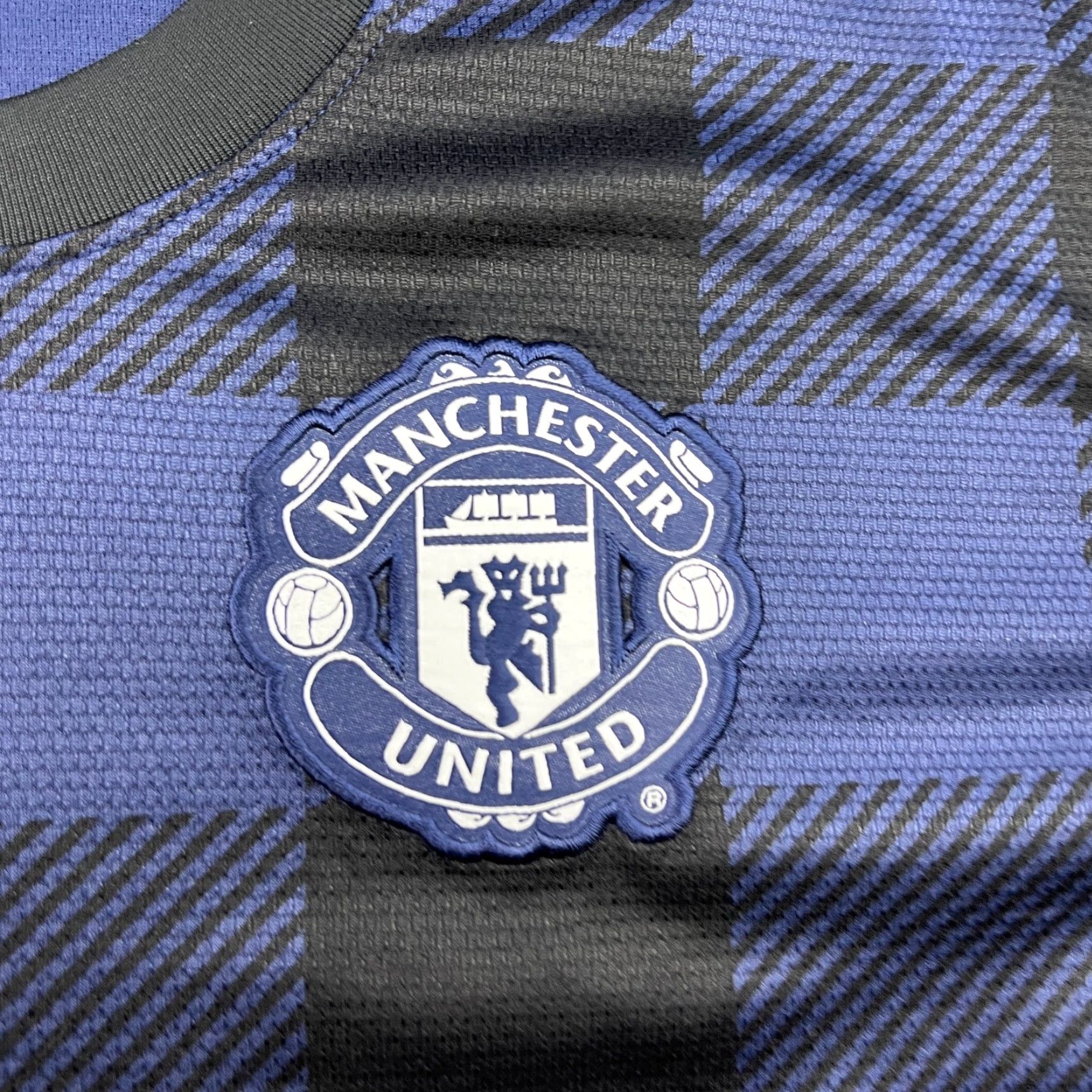 Nike Manchester United 2013 2014 Away Football Jersey Large Shirt Nike Men L Blue Short Sleeve Moisture Wicking Quick Dry Jersey Sportsกิจ Size US L / EU 52-54 / 3 - 6 Thumbnail