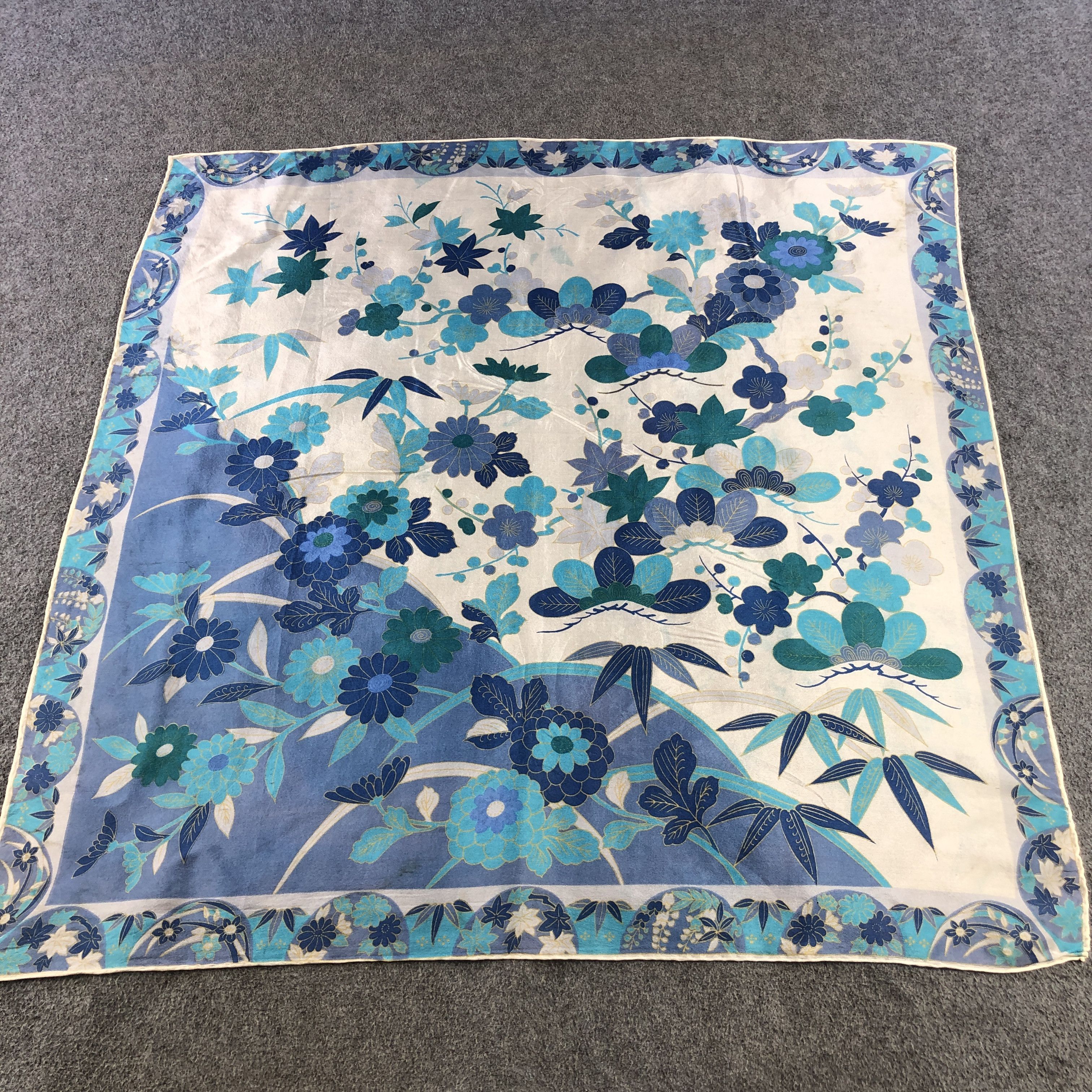Vintage Vintage Luxury Floral Hand Rolled Silk Scarf M1289 Size ONE SIZE - 2 Thumbnail
