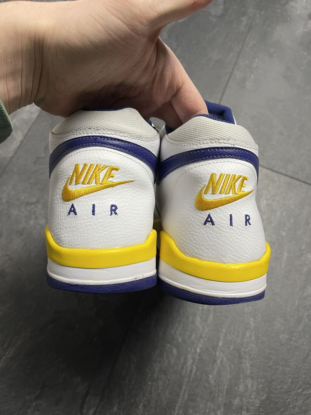 Vintage Nike Flight Legacy Lakers Size US 10 / EU 43 - 10 Thumbnail