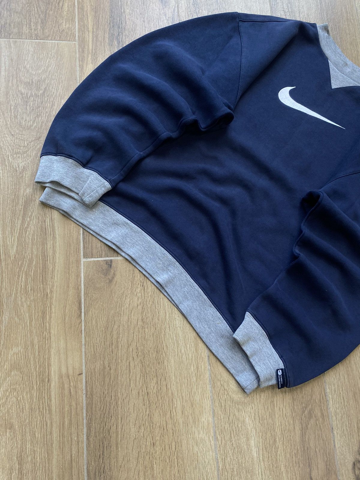 Nike Nike Vintage Sweatshirt Boxy Big Swoosh Avant Garde Drill Size US M / EU 48-50 / 2 - 5 Thumbnail
