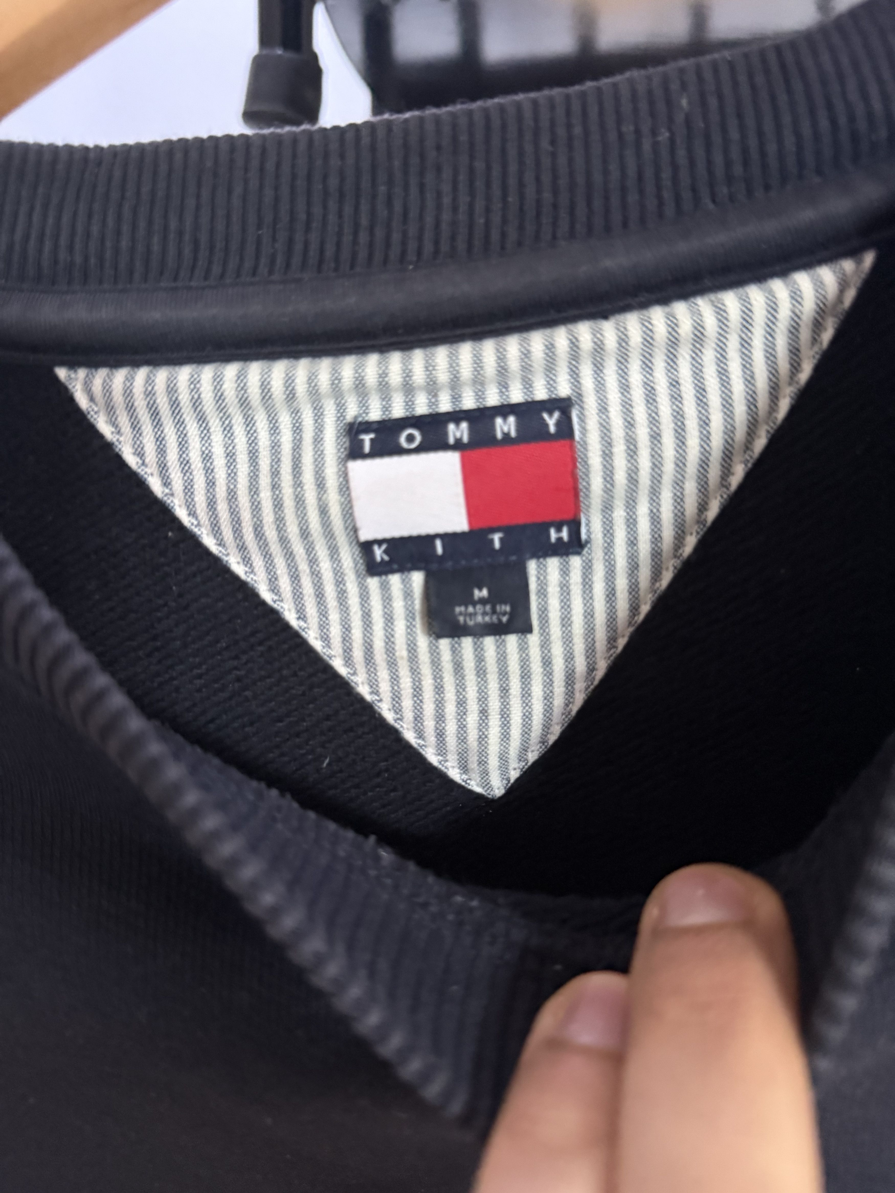 Kith Kith x Tommy Hilfiger Crewneck Sweatshirt – Medium Size US M / EU 48-50 / 2 - 4 Thumbnail