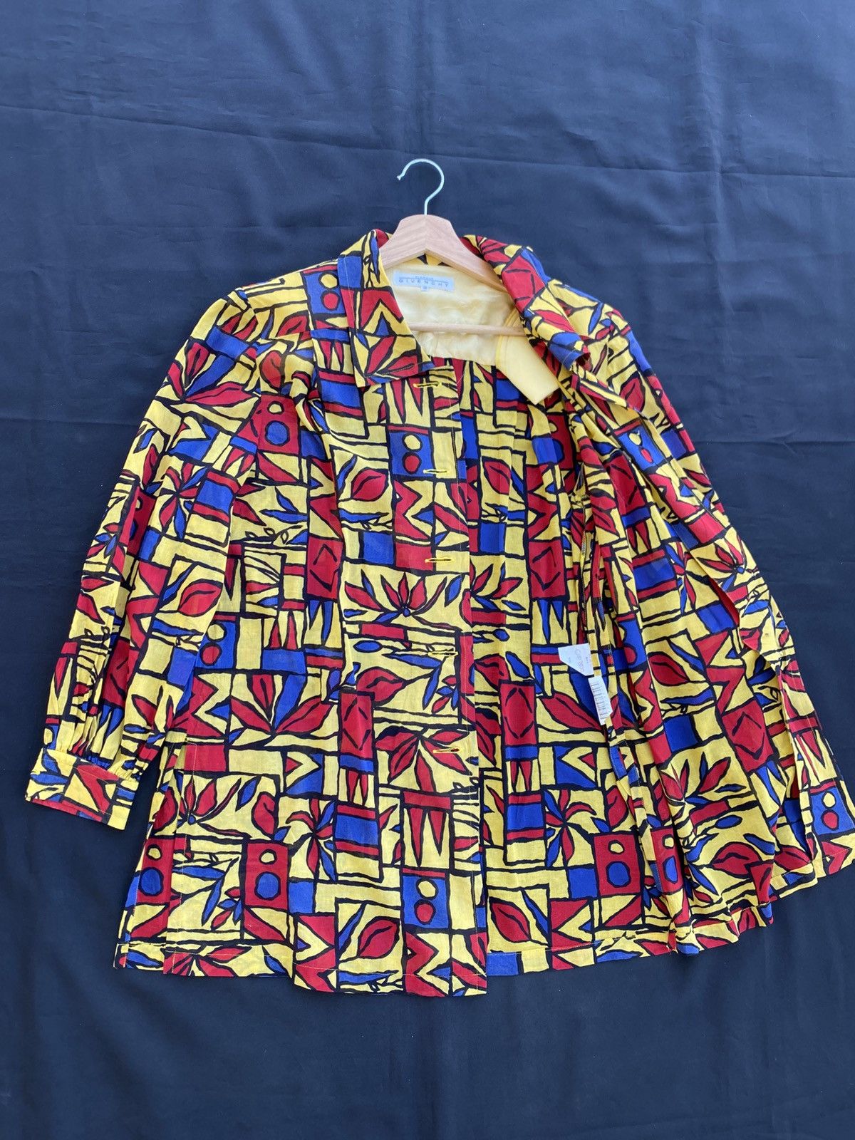 Givenchy Rare Vtg Givenchy Glamour abstract patterned button-up shirt Size XL / US 12-14 / IT 48-50 - 10 Thumbnail