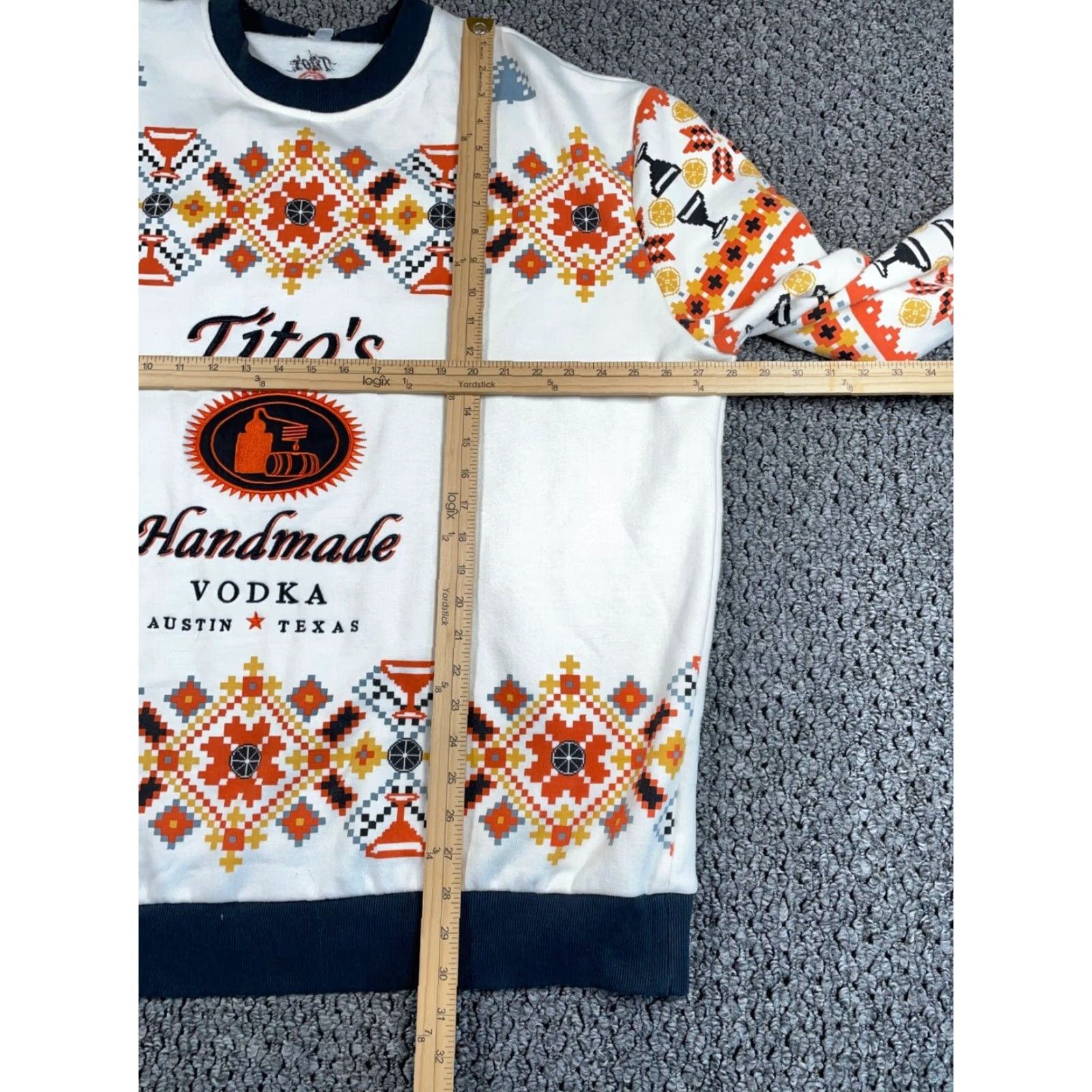 Vintage Tito's Vodka Embroidered Sweatshirt Adult 2XL White Geometric Pattern Texas Size US XXL / EU 58 / 5 - 5 Thumbnail