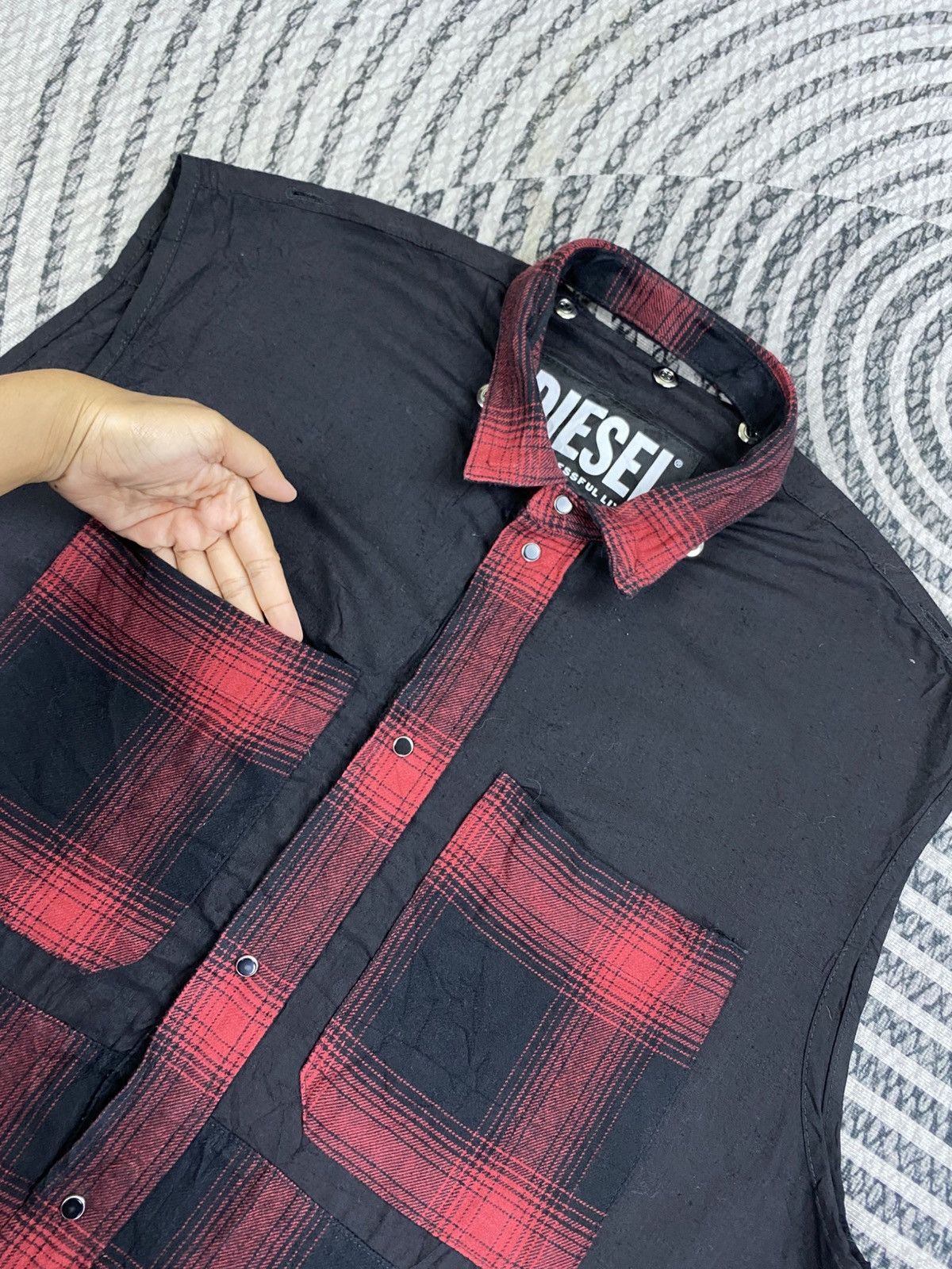 Diesel Vintage Diesel Sleeveless Button Down Red Checked Shirt Size US XL / EU 56 / 4 - 7 Thumbnail