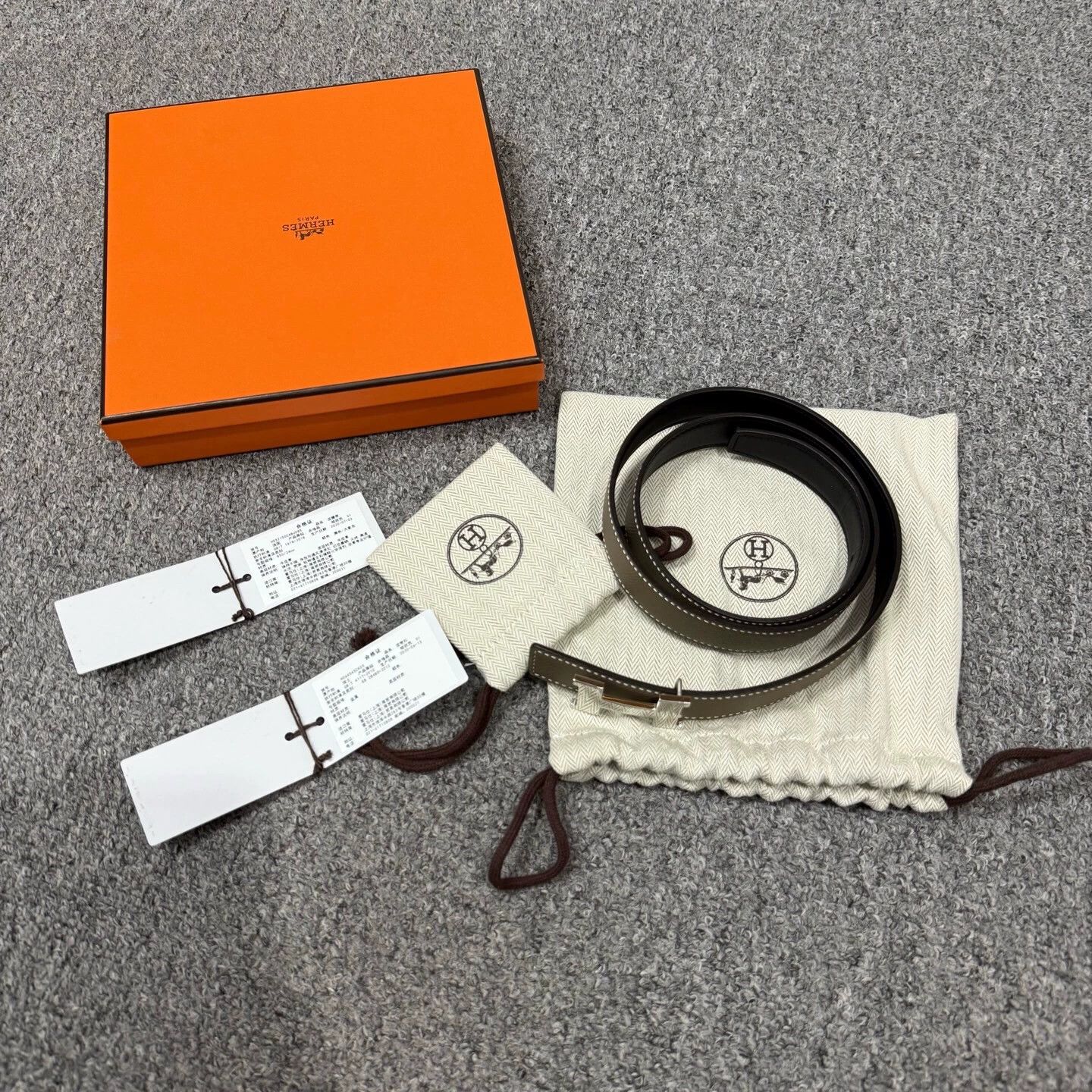 Hermes Hermes shiny brown leather belt silverbuckle NWT 85 Size ONE SIZE - 1 Thumbnail