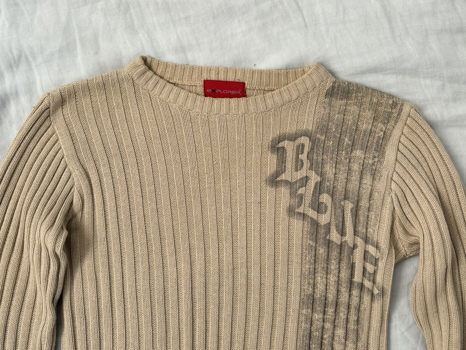 Japanese Brand × Vintage vintage cream sweater gothic lettering Size US S / EU 44-46 / 1 - 2 Thumbnail