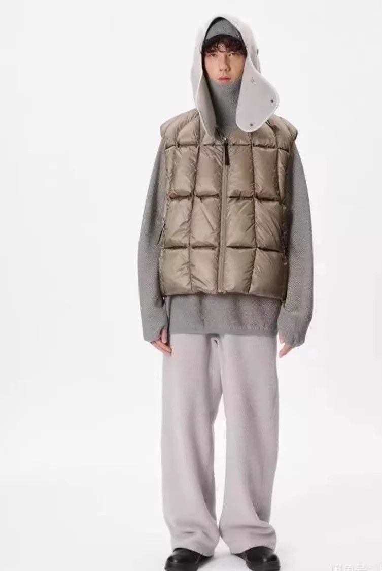 Goldwin Goldwin 3D Down Light Vest 25aw Dune M Size US M / EU 48-50 / 2 - 2 Thumbnail