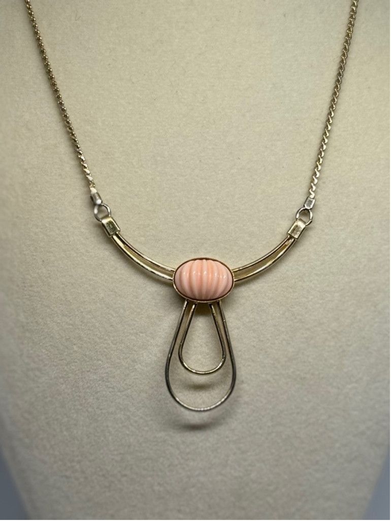 Other Vintage Celebrity NY Pink Lucite Necklace Size ONE SIZE - 1 Thumbnail
