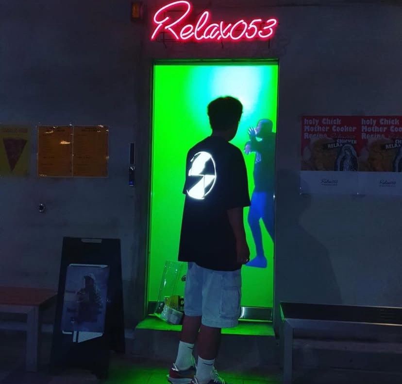 The Salvages SS19 reflective logo OS tshirt Size US XL / EU 56 / 4 - 7 Thumbnail