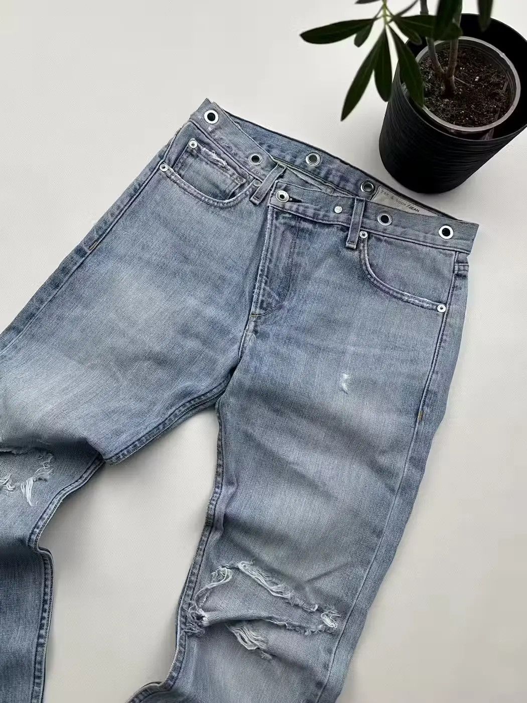 Rag & Bone Rag&Bone Distressed Jeans (376) Size 27" / US 4 / IT 40 - 2 Thumbnail