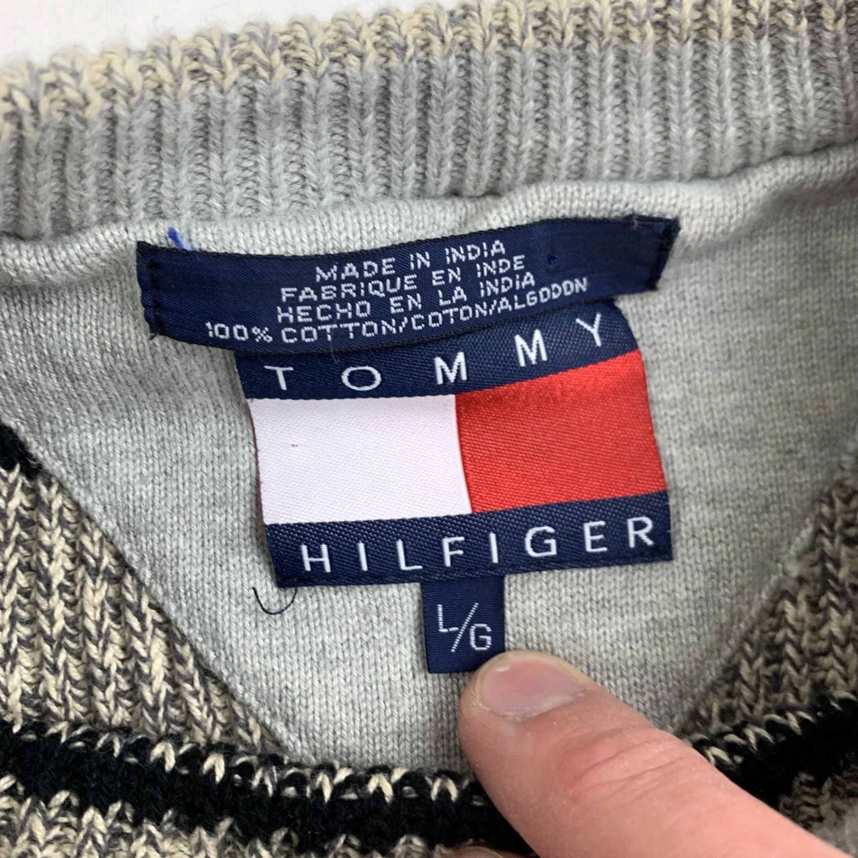 Tommy Hilfiger VINTAGE Tommy Hilfiger Sweater Adult L Tan Stripes Crewneck Pullover Logo Beige 90s American Mens Size US L / EU 52-54 / 3 - 5 Thumbnail