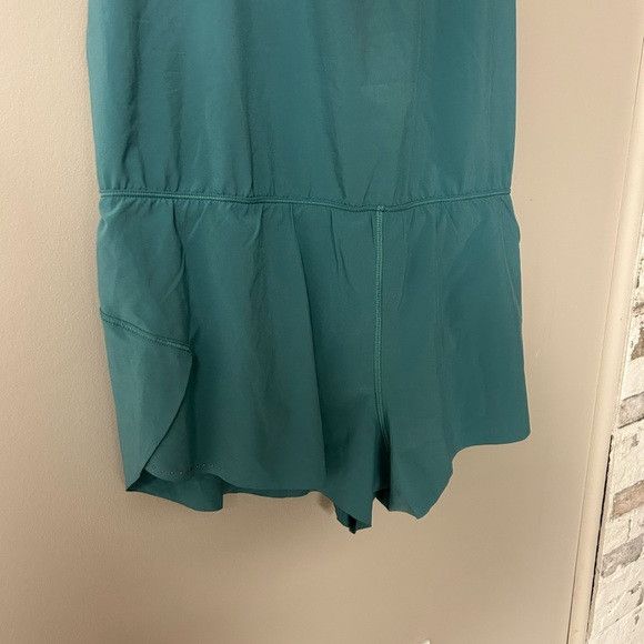 Lululemon Lululemon Turquoise Sea Chase Me Romper Size 32" / US 10 / IT 46 - 2 Thumbnail