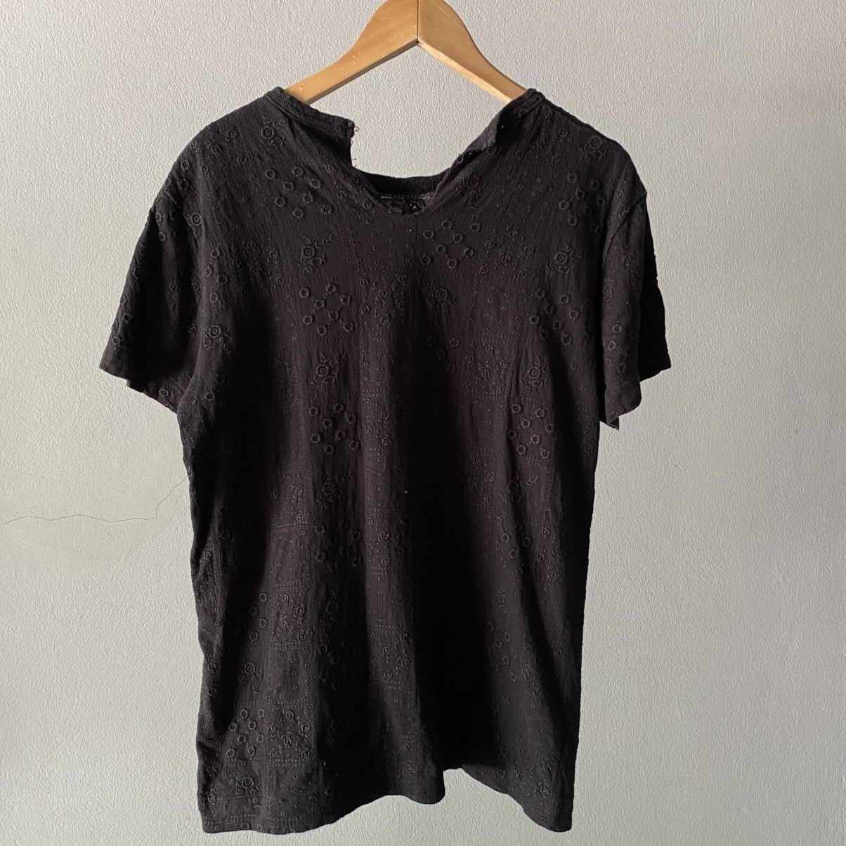 Comme des Garcons COMME des GARCONS Black Embroidered Cutout Short-Sleeve Top Size M / US 6-8 / IT 42-44 - 2 Thumbnail