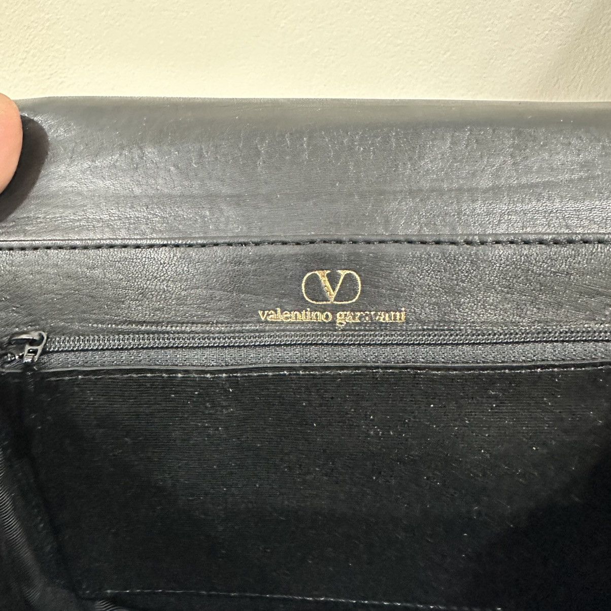 Valentino ‼️LD‼️ VALENTINO GARAVANI QUILTED VLOGO GOLD HARDWARE HANDBAG Size ONE SIZE - 13 Thumbnail