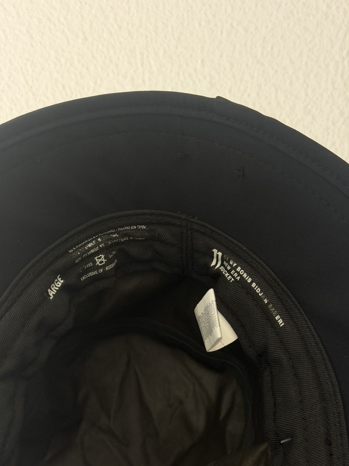 11 By Boris Bidjan Saberi 11 Boris New Era Bucket Hat L Size ONE SIZE - 4 Thumbnail